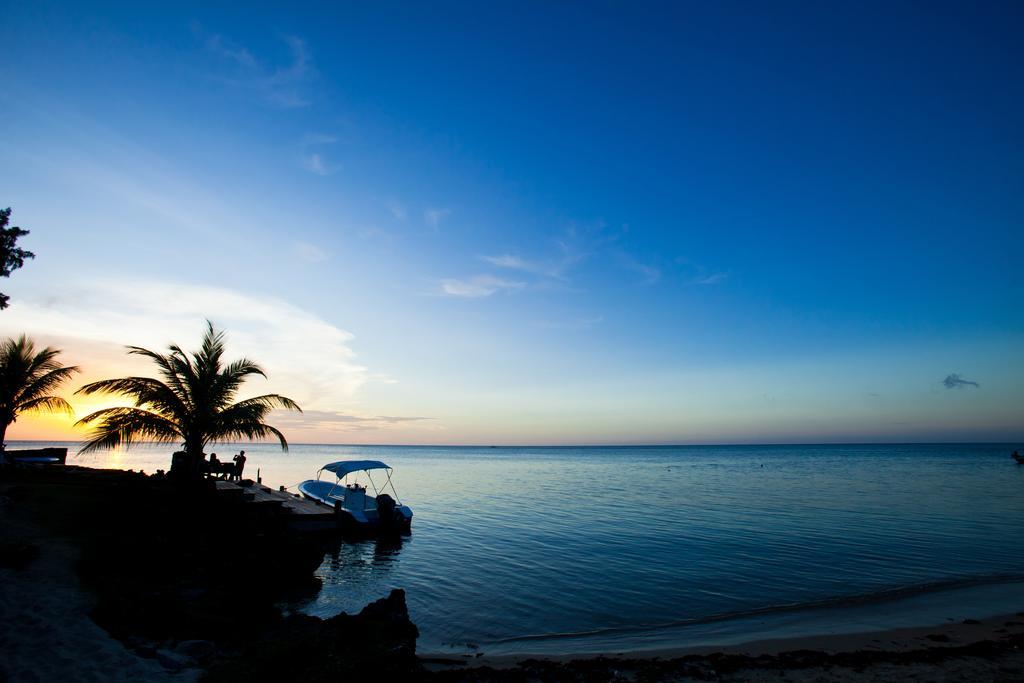 Las Rocas Resort And Dive Center West Bay Exterior foto