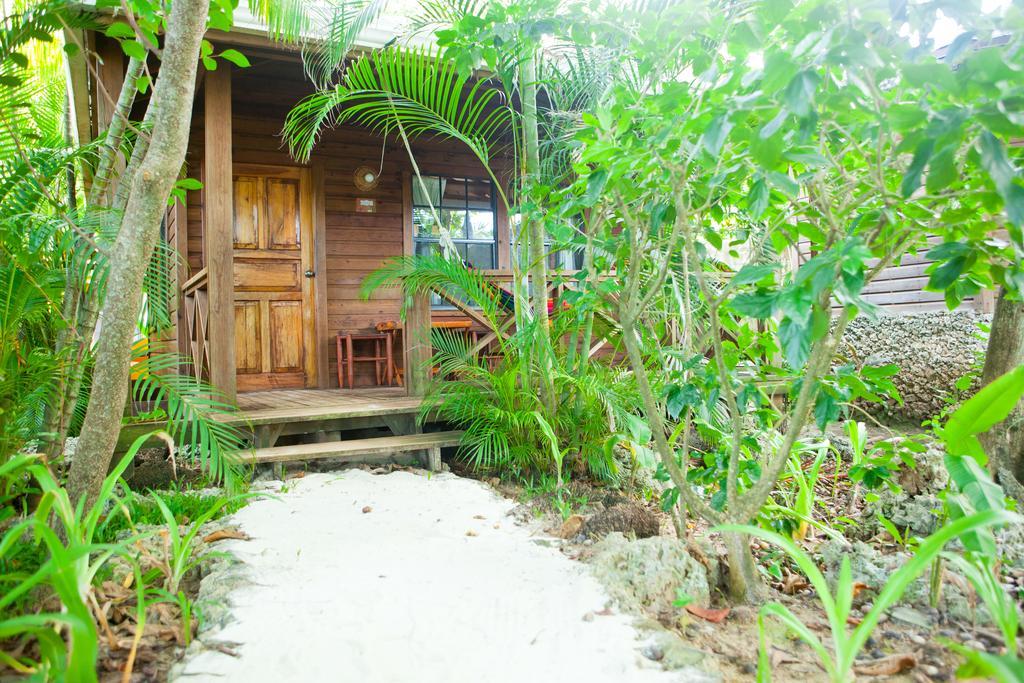 Las Rocas Resort And Dive Center West Bay Exterior foto
